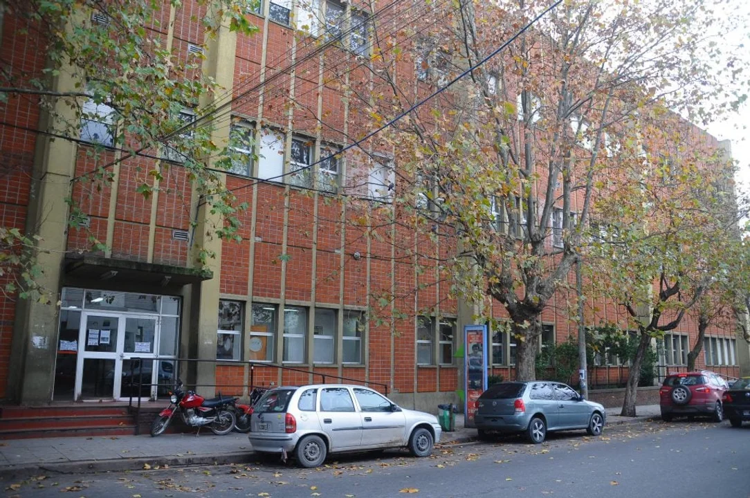 Beba de 9 meses internada en grave estado: se investiga si la golpearon con una barra de hierro