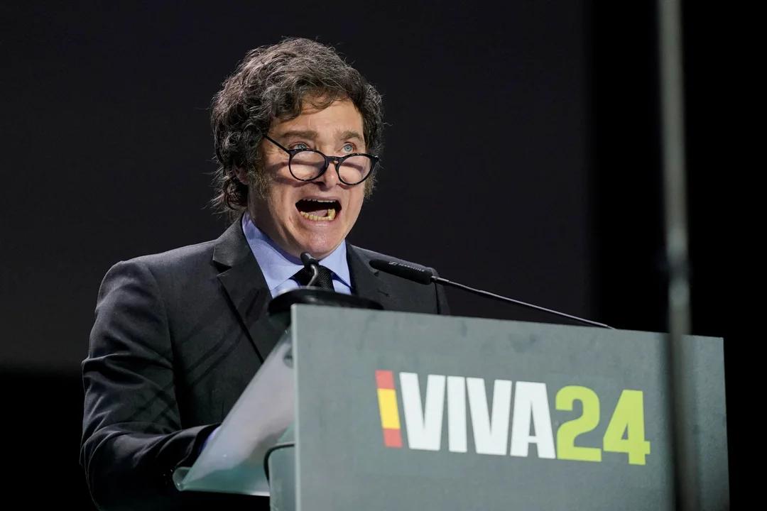 En España denunciaron que la visita de Milei es de “carácter privado” e intentarán evitar que sea condecorado por Ayuso