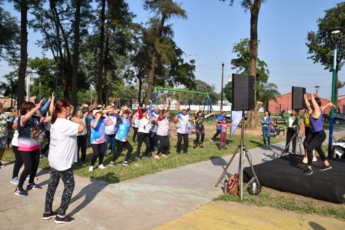 Actividades para los adultos mayores en la localidad de Fontana en su mes