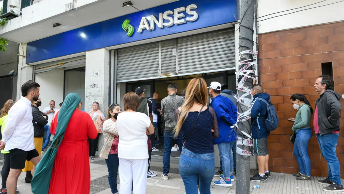 El Gobierno oficializó la actualización de los haberes jubilatorios y de las asignaciones familiares para agosto