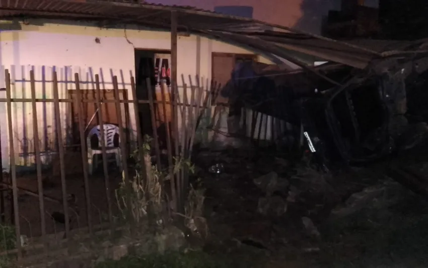 Resistencia: chocó contra una casa y terminó hospitalizado