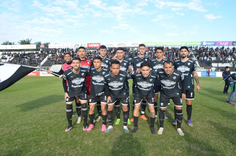 For Ever intentará revertir su mala racha hoy frente al Deportivo Morón