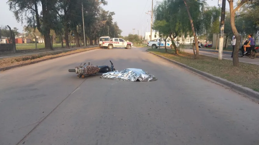 Conducía hacia el hospital porque se sentía mal, cayó de su motocicleta y murió