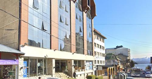 Una estudiante denunció que fue abusada por tres jóvenes en un hotel de Bariloche
