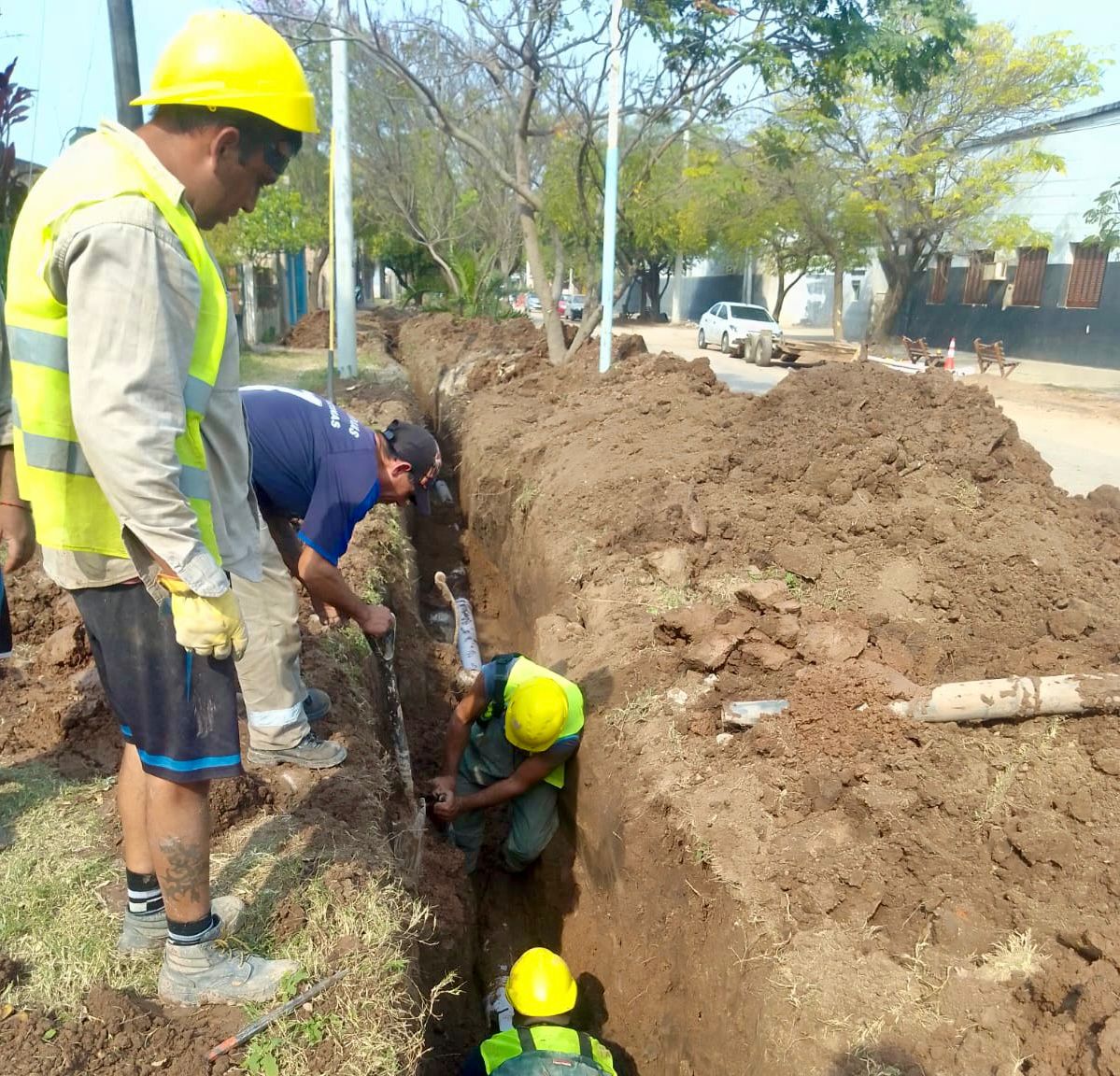 Histórico: Después de 25 años, SAMEEP inicio los trabaos de reinserción de caños el sistema cloacal de Sáenz Peña