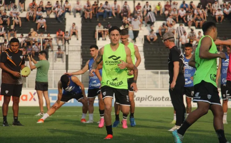 El «Negro» buscará recuperarse hoy, a las 15, frente a Defensores Unidos