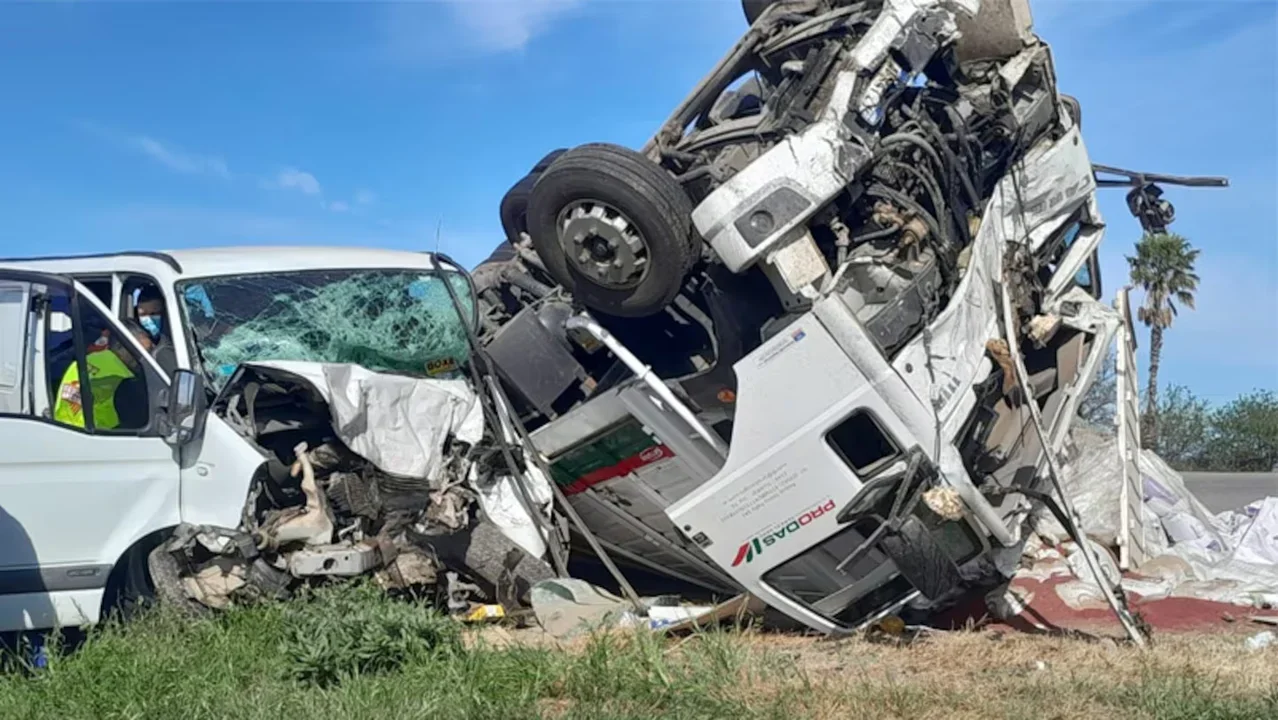 Horror en Córdoba: una pareja murió en la ruta tras un choque frontal con un camión
