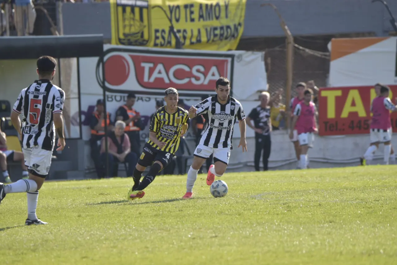 For Ever perdió en Isidro Casanova ante Almirante Brown por 3 a 0