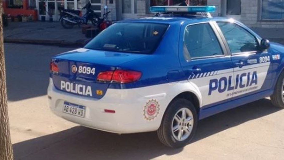 Sorprendieron a una policía consumiendo cocaína en el baño de una estación de servicio en Córdoba