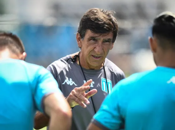 Gustavo Costas tiene un pie afuera de Racing: esperan por Coudet y ya hay plan B