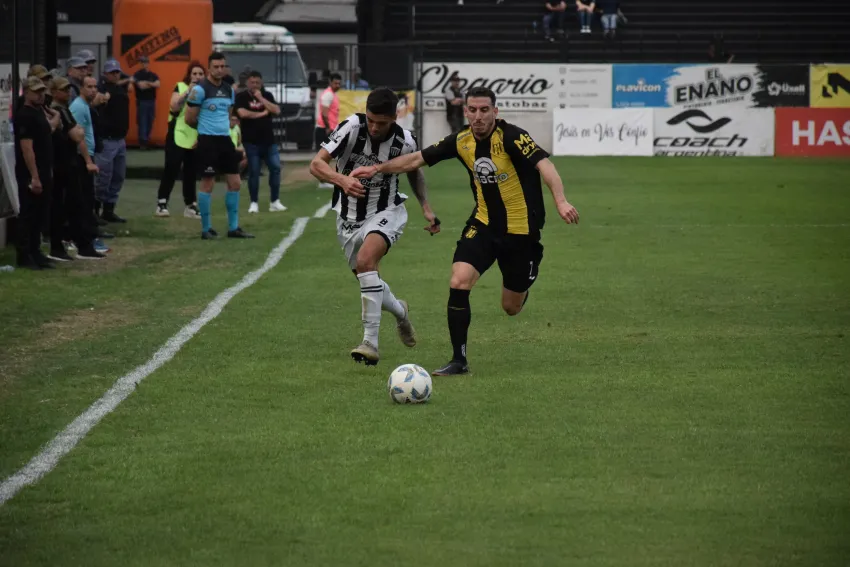 Deportivo Madryn, otra vez fue verdugo de For Ever