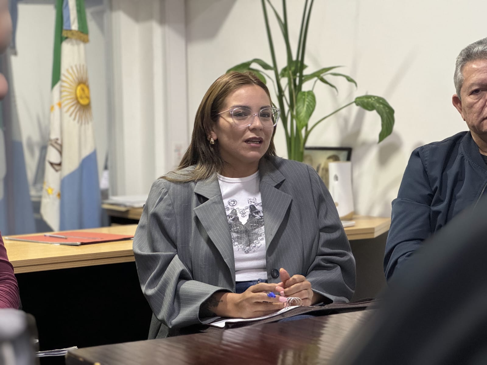 Magda Ayala anunció un aumento del 18% en los haberes y refrigerio de los trabajadores municipales