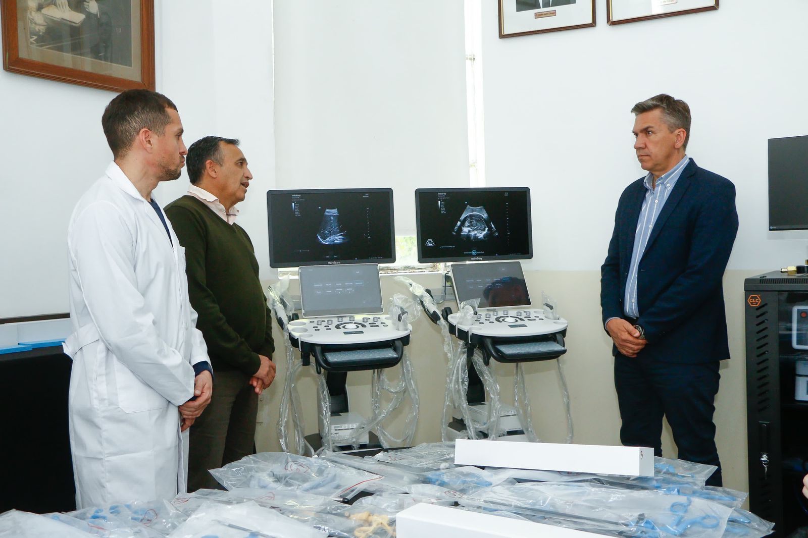 El Gobernador Zdero entregó nuevo equipamiento de alta tecnología para cirugías laparoscópicas al Hospital Perrando