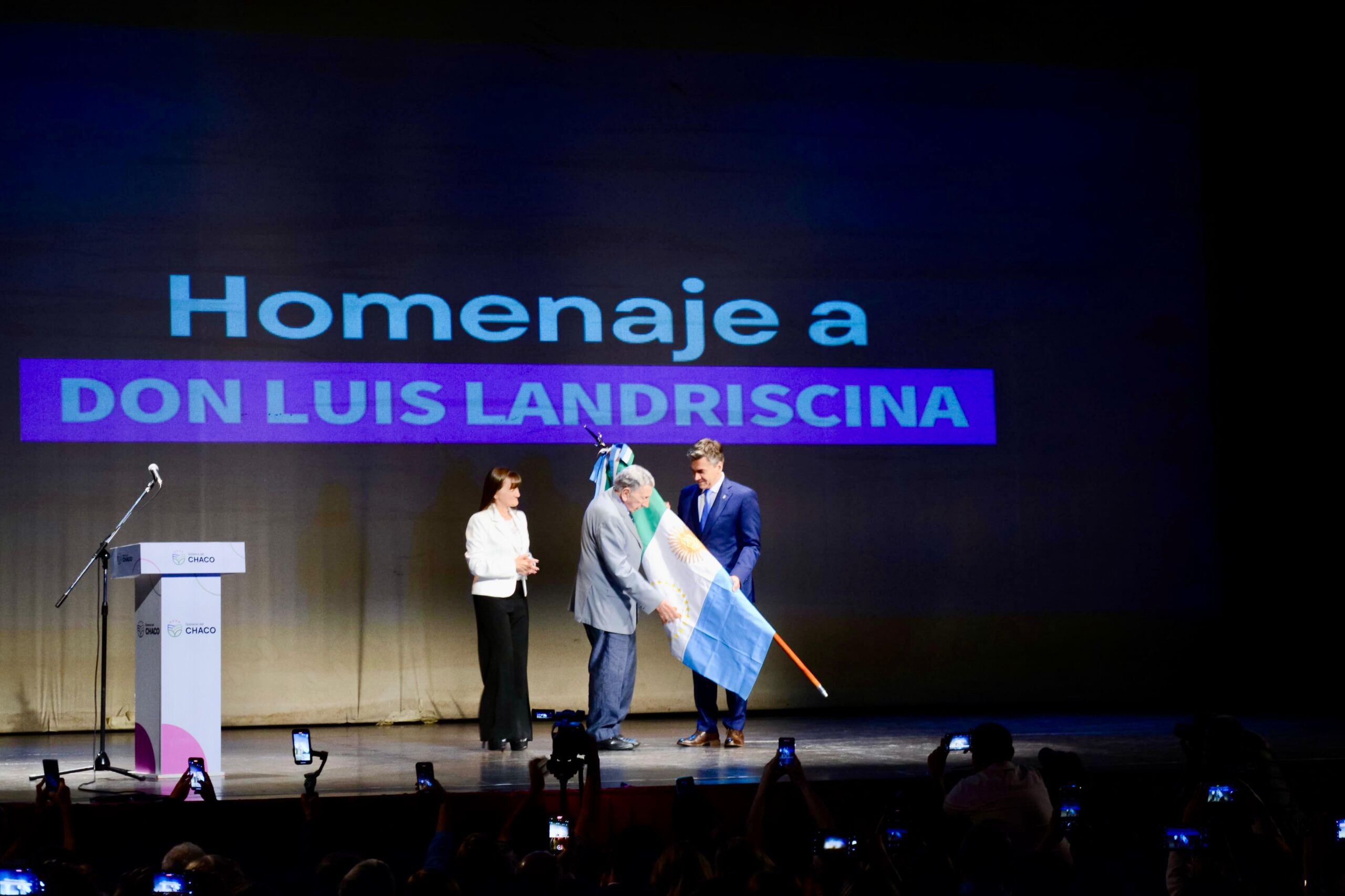 Día de la Bandera del Chaco: el Gobierno Provincial rindió homenaje y declaró abanderado de la provincia a don Luis Landriscina