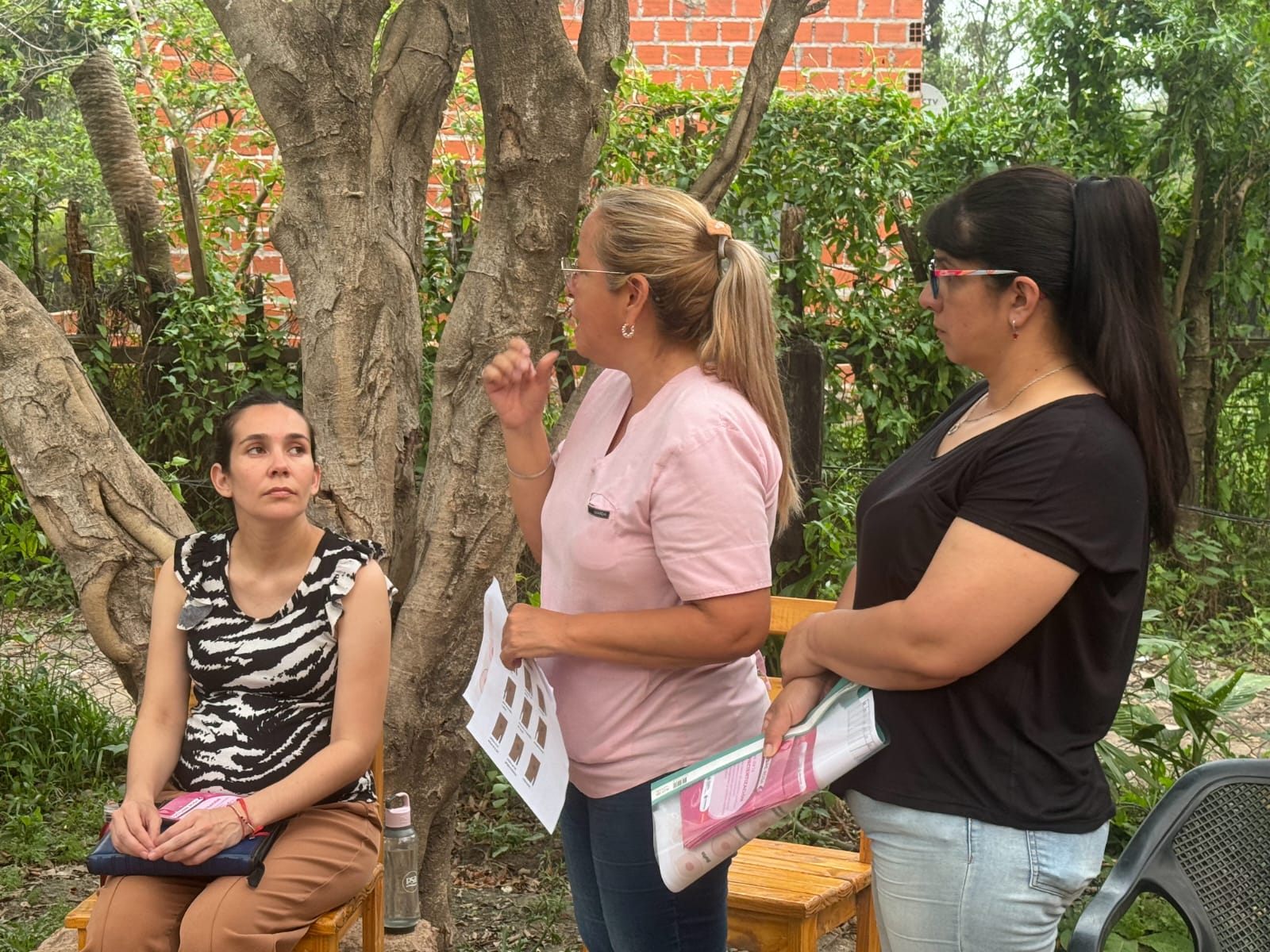 Charlas de concientización sobre el cáncer de mama