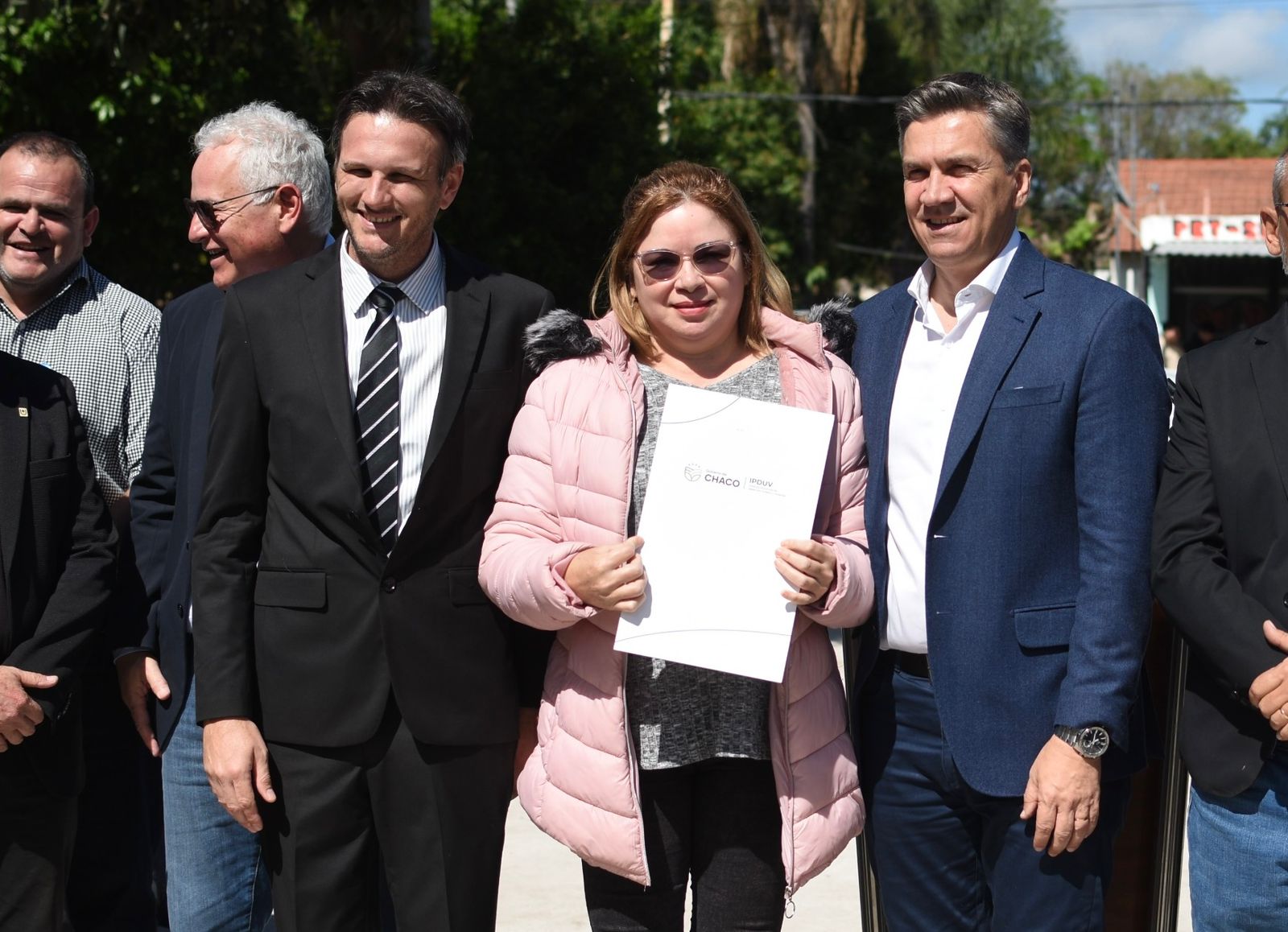 Aniversario 108 de Fontana: el Gobernador Zdero inauguró pavimento y entregó títulos de propiedad 