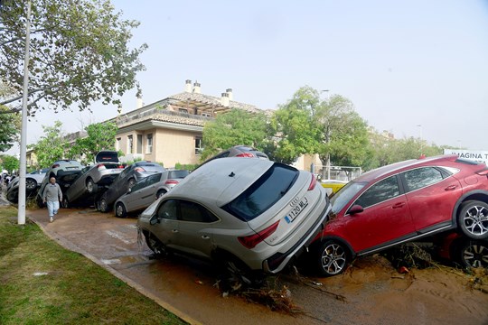 Devastadoras inundaciones en Valencia dejan al menos 72 fallecidos