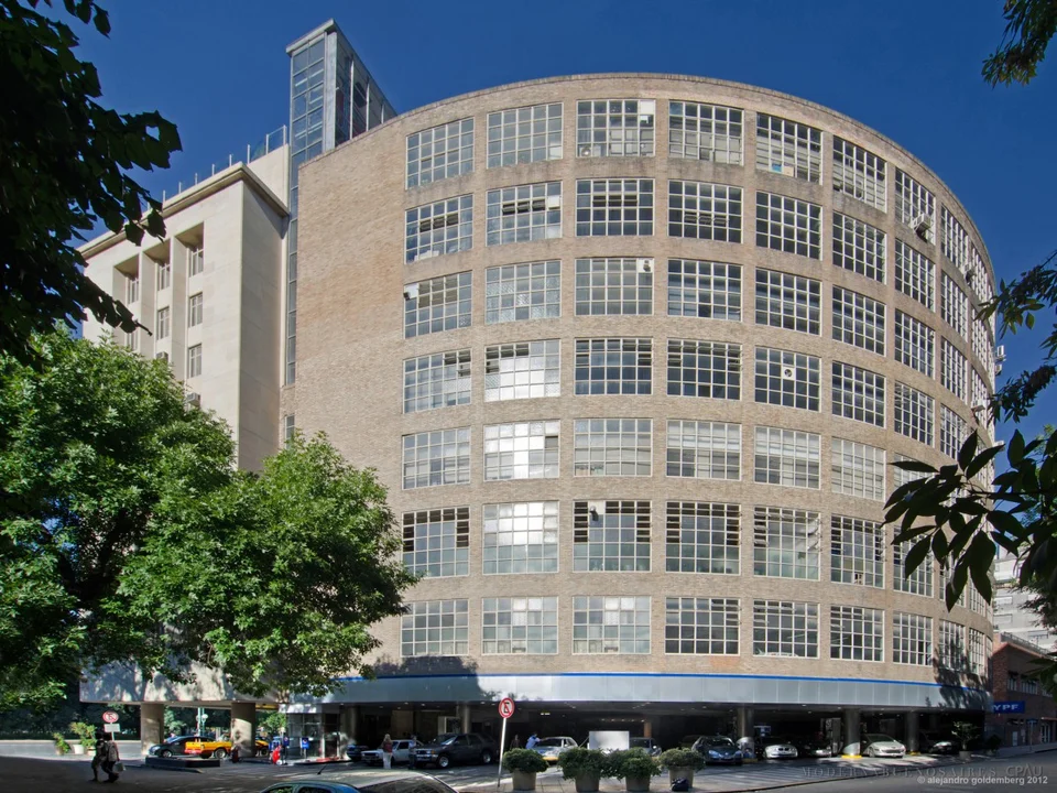 Se incendia la Sede Central del Automóvil Club Argentino