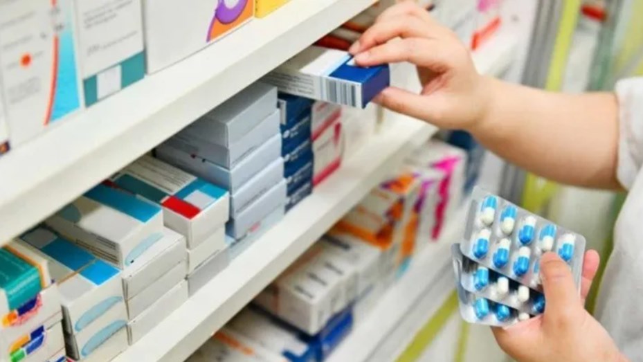 Para bajar precios, el Gobierno le permitirá a las provincias importar medicamentos
