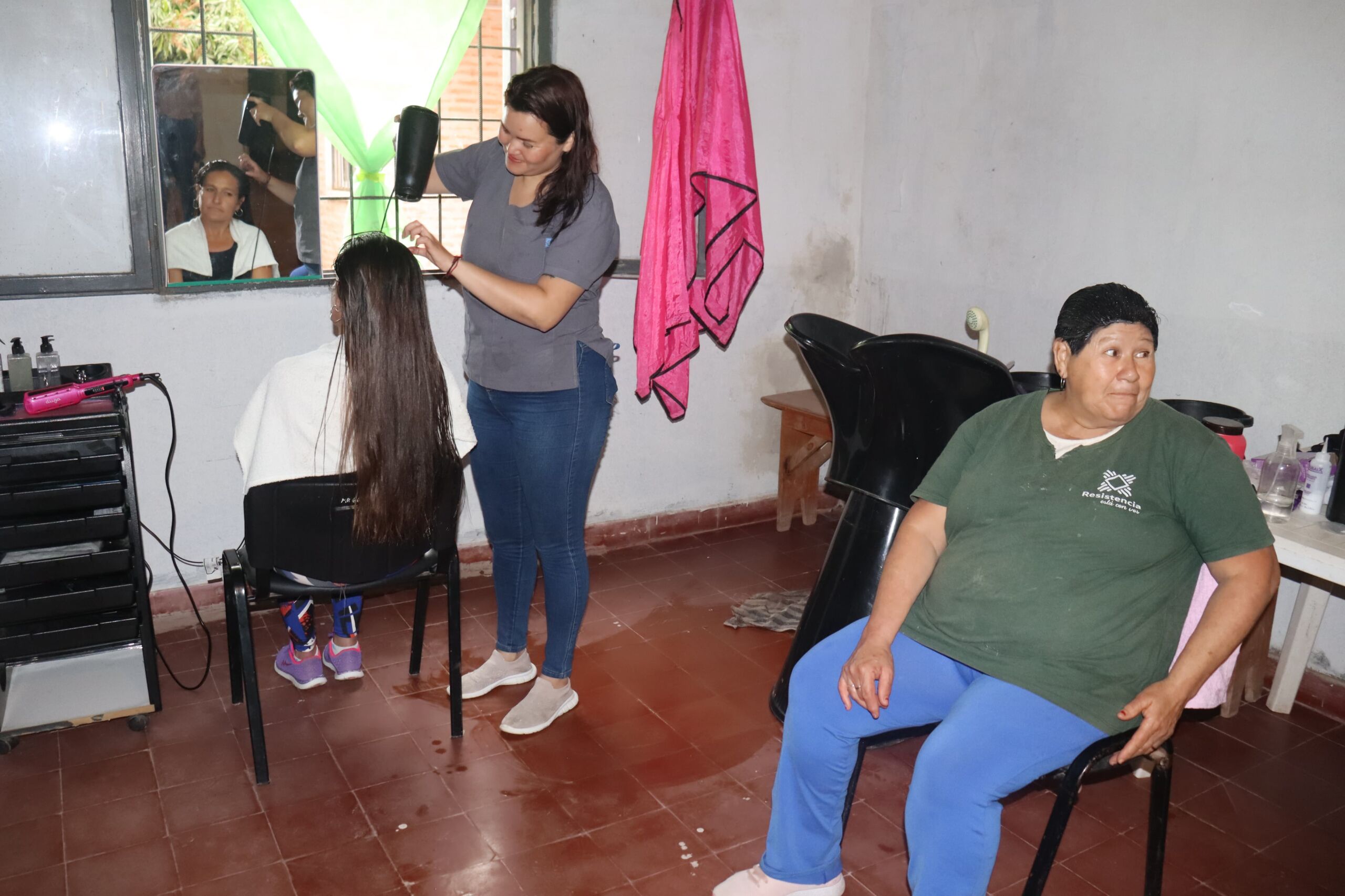 Look y peinado  gratuito para las madres, en los CCM