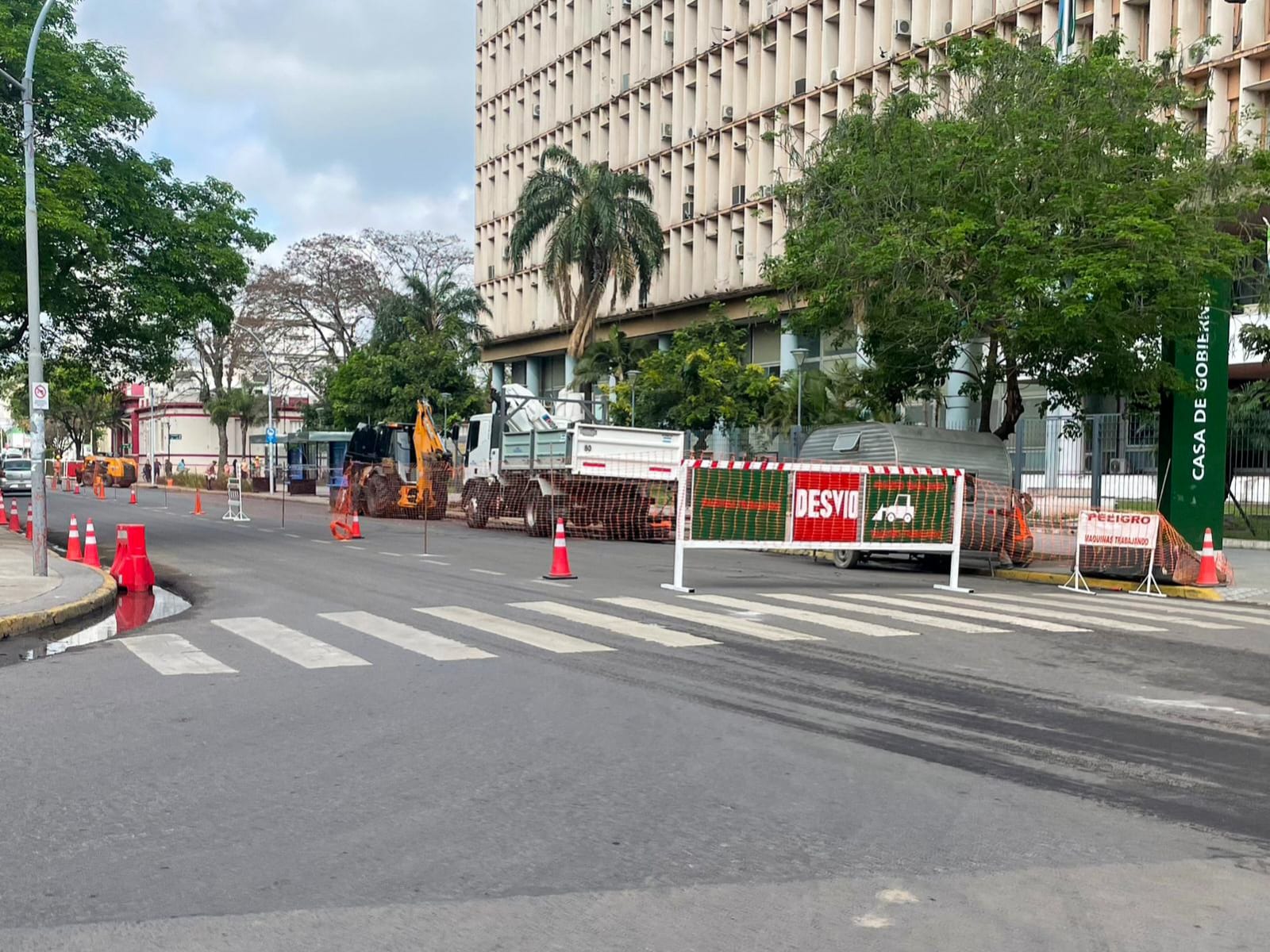 Paradas alternativas de colectivos durante el bacheo en la Avenida Sarmiento