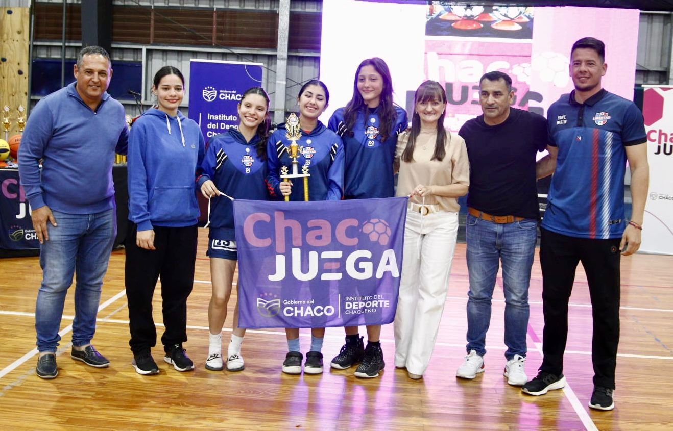 Polideportivo Jaime Zapata: La vicegobernadora Schneider acompaño el cierre de «Chaco Juega»