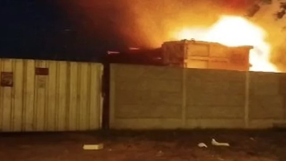 Femicidio de Sofía Delgado: incendio y disturbios en el taller y la casa familiar de uno de los acusados