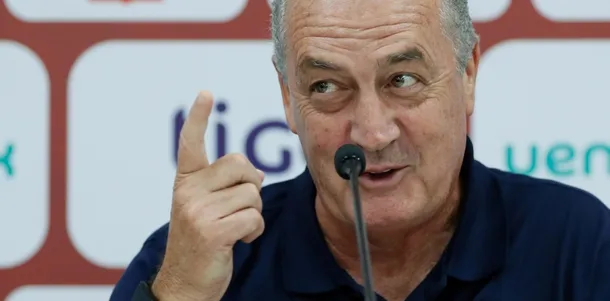 Gustavo Alfaro, sobre las chances de Paraguay contra la Albiceleste: «Argentina es como la humedad…»