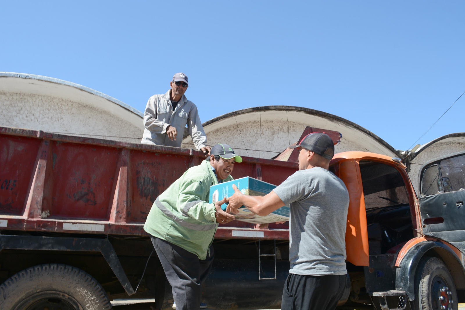 La Municipalidad ya entregó 4 camiones repletos de papel en desuso a la Fundación Ciudad Limpia