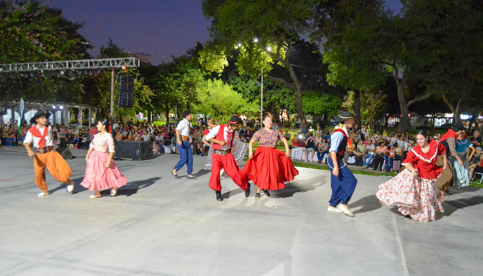 Día de la Tradición: invitan al gran pericón, este domingo en Paraguay y Vélez Sarsfield