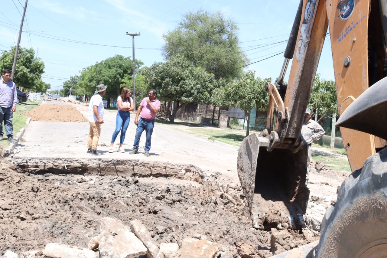 Barranqueras: avanza el plan de bacheo, trabajos en calle Tatané