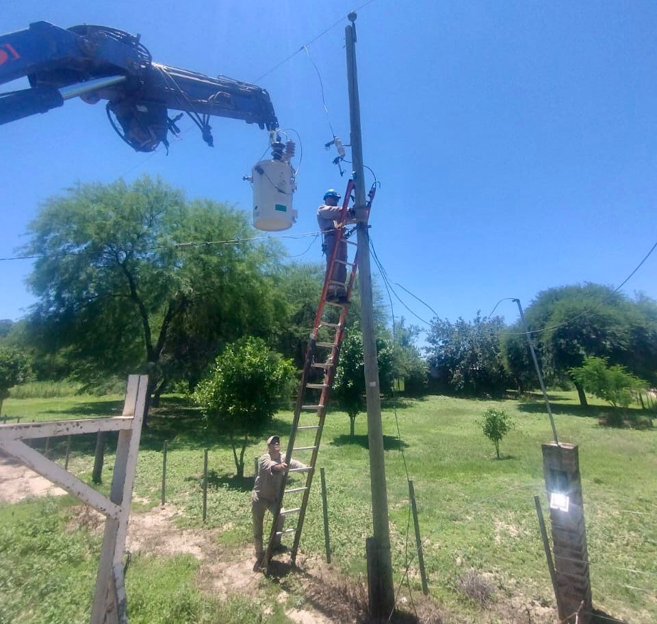 Castelli: SECHEEP avanza con trabajos de mejora en la potencia de la red eléctrica