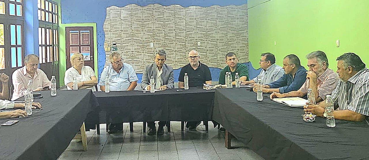 Producción junto al sector forestal en Castelli