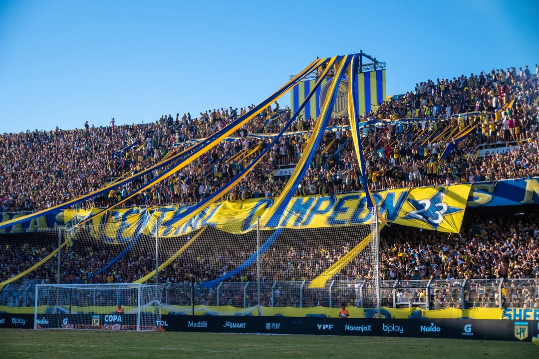 Balearon la casa del actual líder de la barra brava de Rosario Central antes del partido contra Racing por la Liga Profesional
