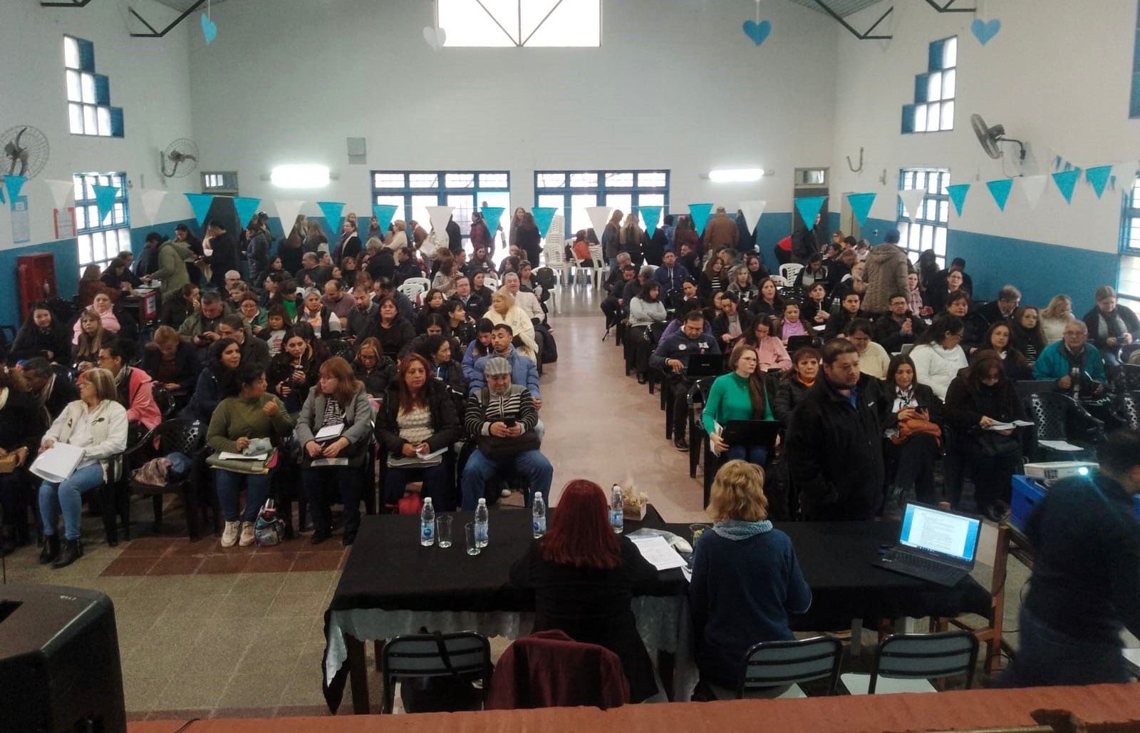 Educación aclara sobre la emisión y validez de títulos de nivel secundario