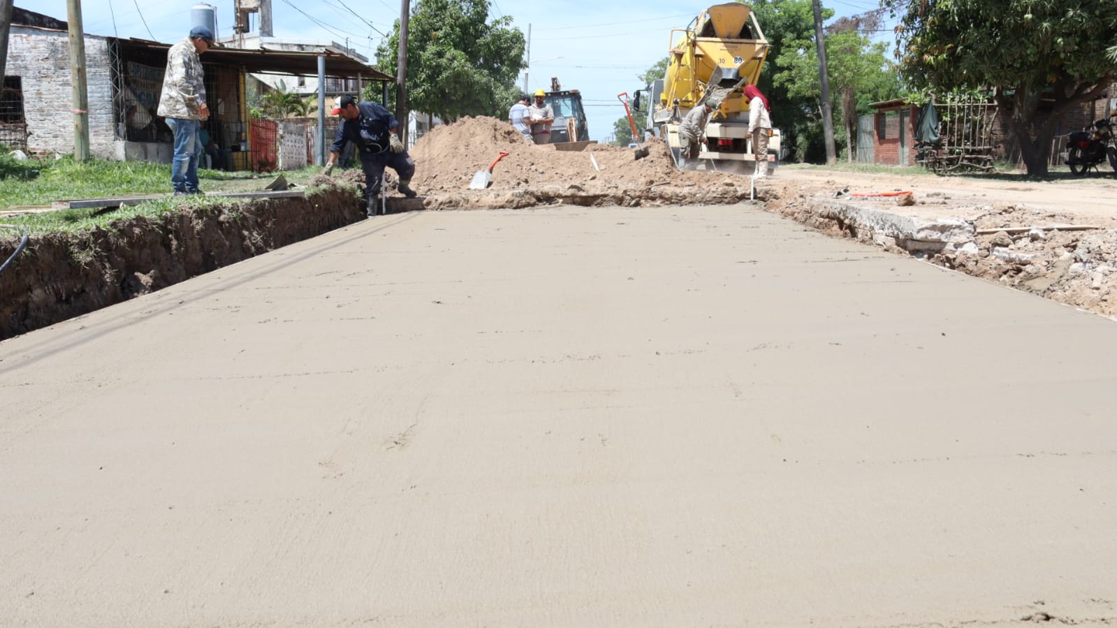 Barranqueras: avanza el plan de bacheo en la ciudad