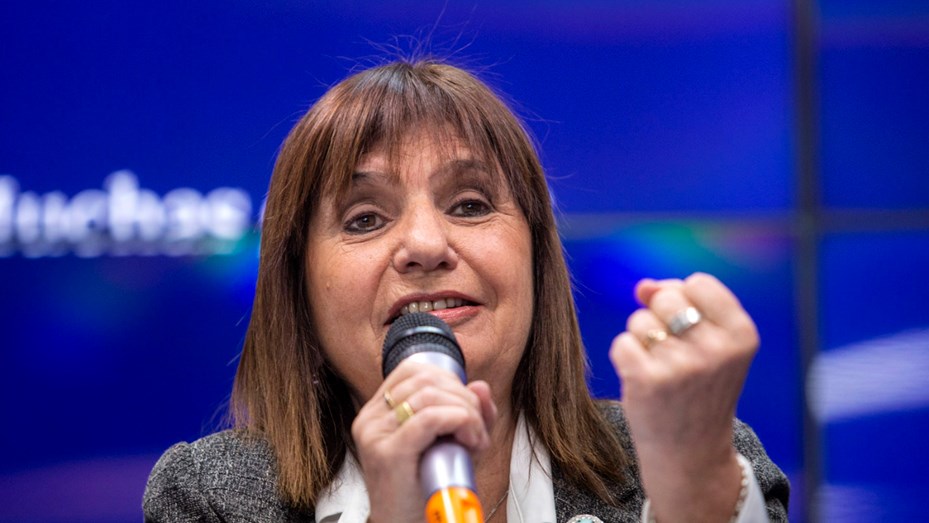 Bullrich consideró «histórico» que personas de 18 años sean «legítimos usuarios de armas»