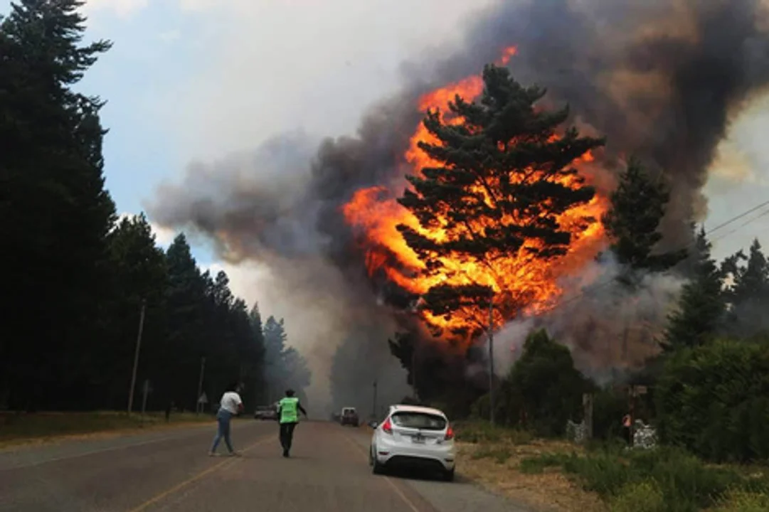 Los incendios en Epuyén y Bariloche no cesan: en total se consumieron alrededor de 11 mil hectáreas