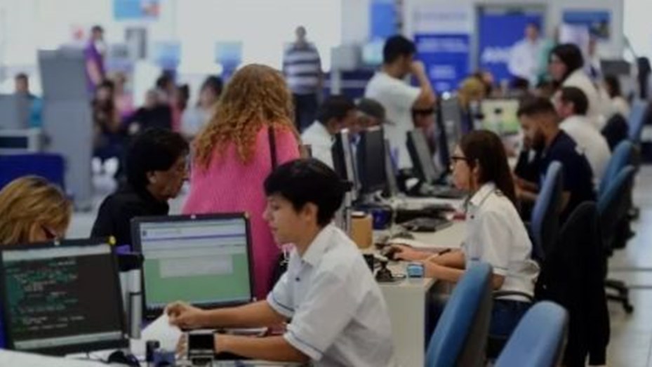 El Gobierno le renovará contratos a 40 mil empleados públicos pero solo por tres meses