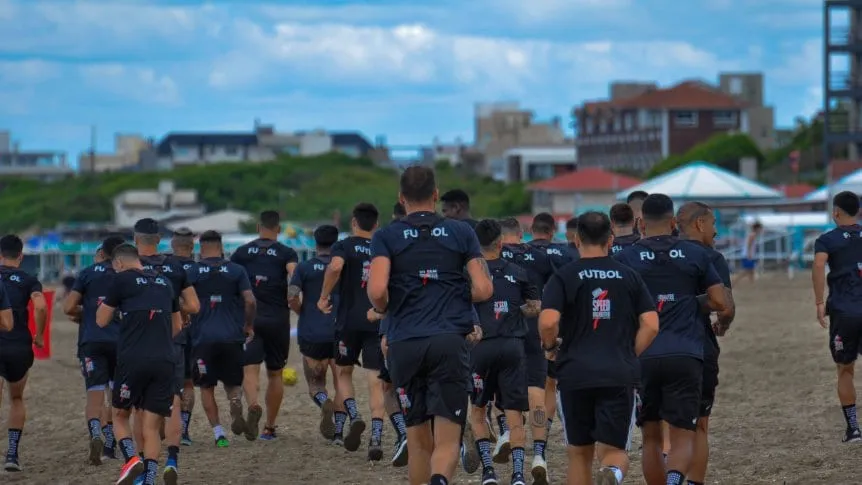Inédito: Deportivo Riestra anunció ocho refuerzos en un día