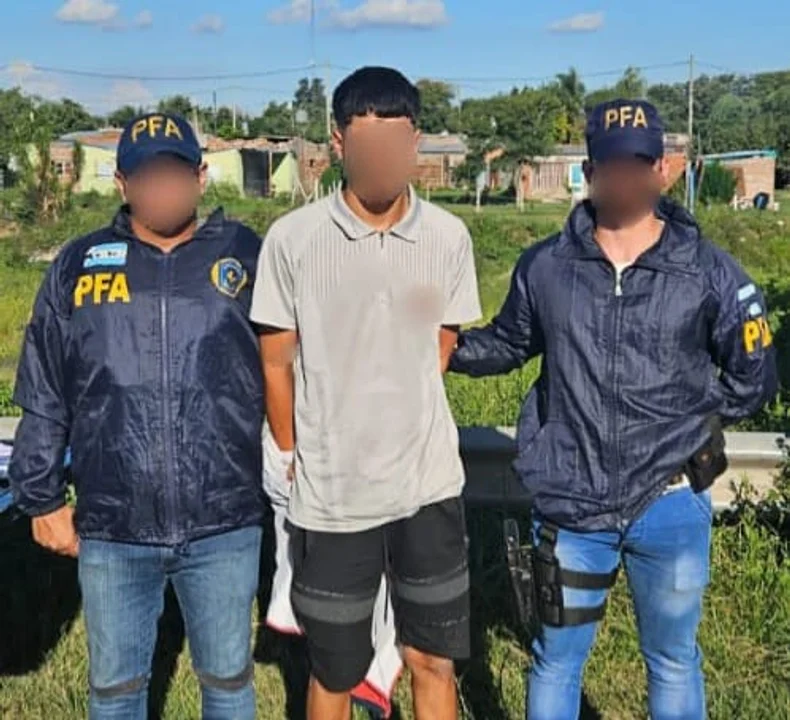 Asesinaron a una joven para robarle en Lomas de Zamora: dos delincuentes fueron detenidos en un micro