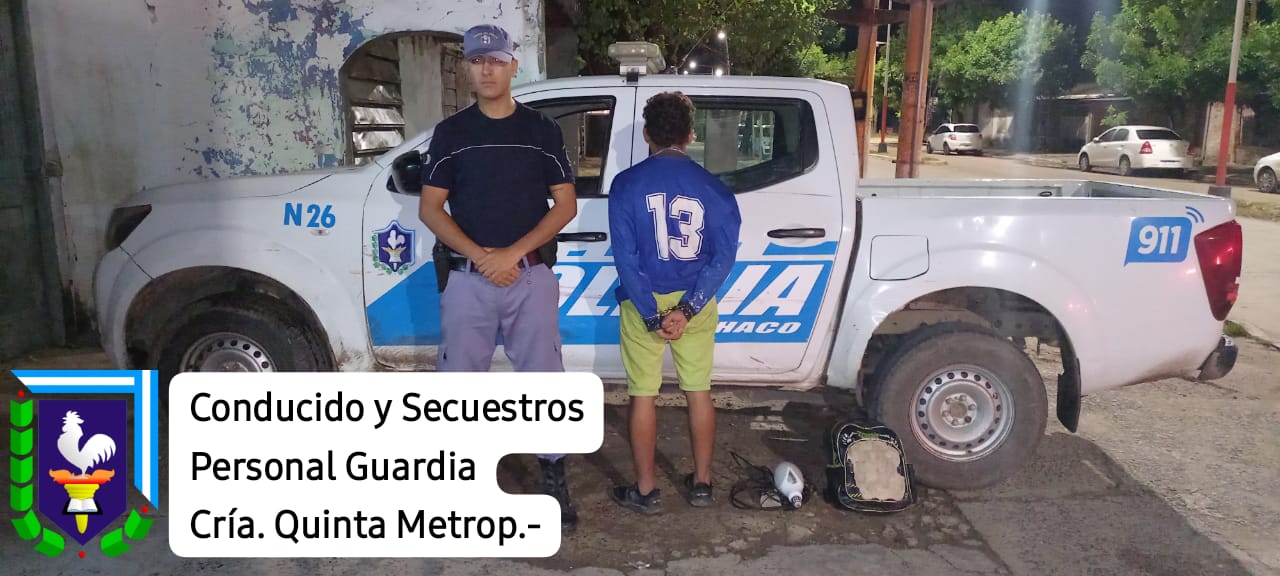 Un hombre fue sorprendido robando un foco de alumbrado público 