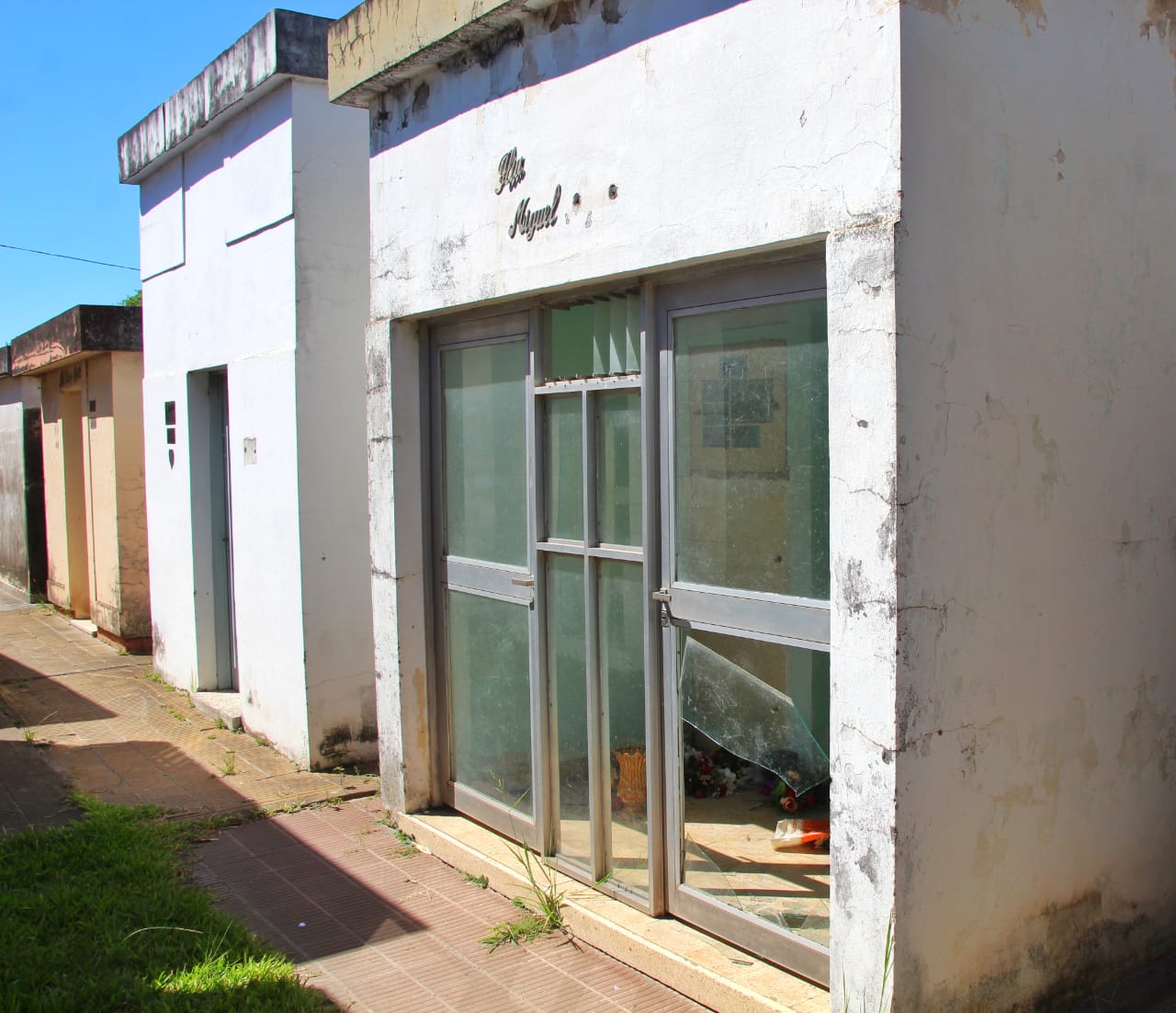 Destrozos y otros daños en el Cementerio Municipal de Resistencia