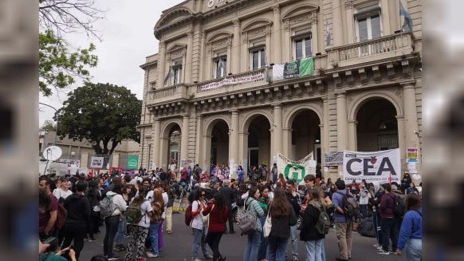 El Gobierno intervino el Hospital Bonaparte