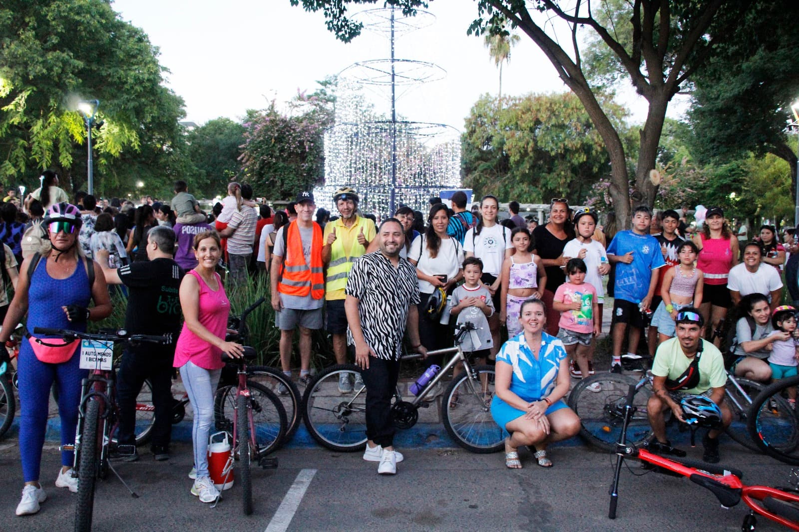 Subite a la Bici Kids: decenas de chicos recorrieron Resistencia para estar con los Reyes