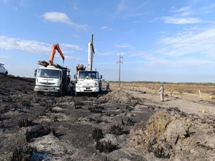 Basail: SECHEEP repara daños causados ​​por incendio rural en postes y líneas eléctricas