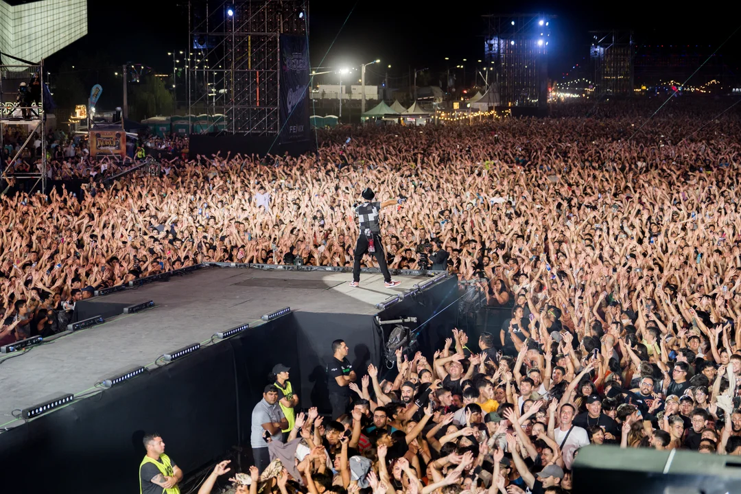 La Fiesta Nacional de la Confluencia 2025 vivió su tercera jornada a todo rock