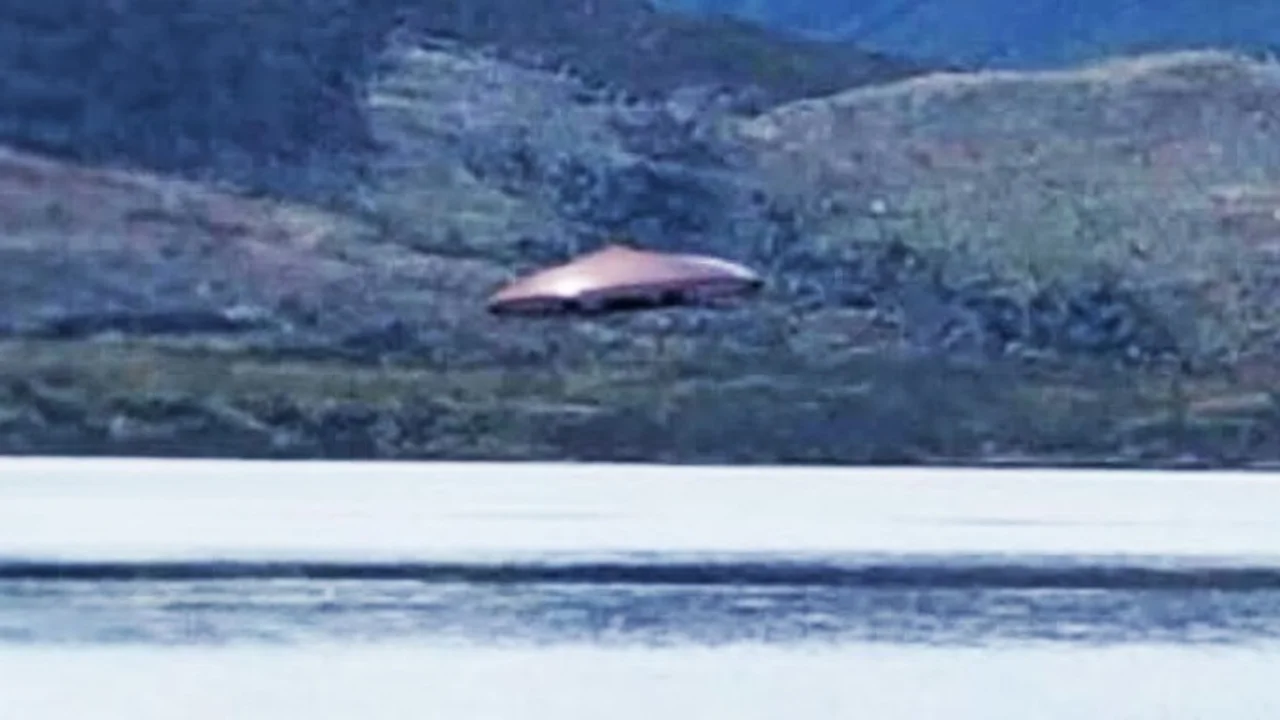 Turistas aseguran haber visto un OVNI sobre el Canal Beagle
