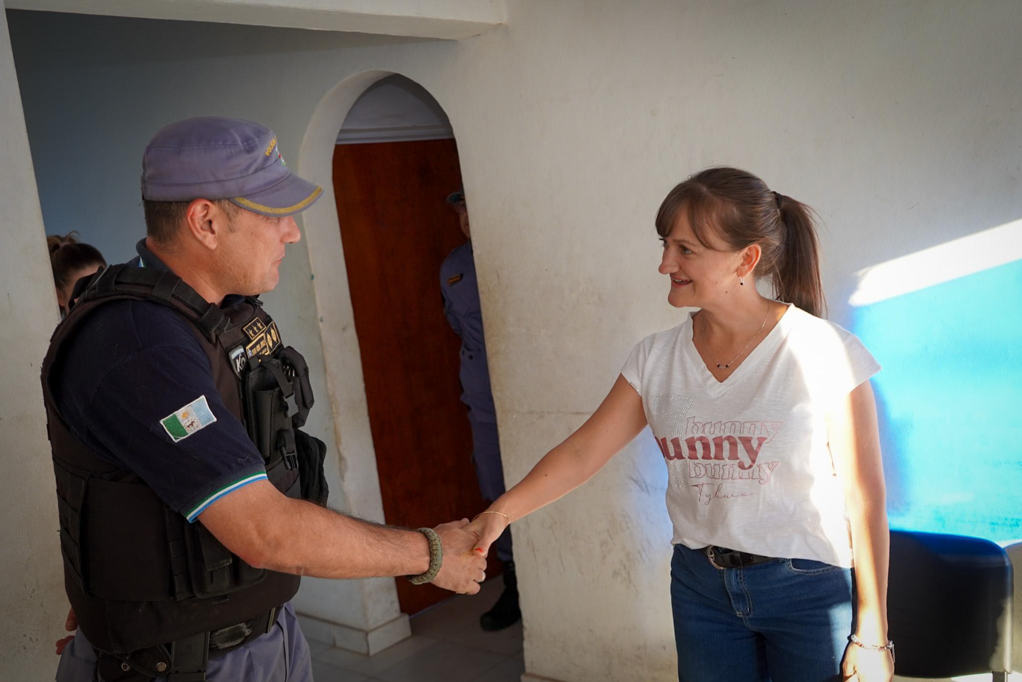 La Verde: la Vicegobernadora Schneider  estuvo atendiendo demandas de la comunidad