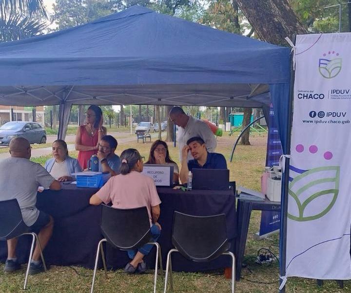 Fontana: el IPDUV realizó exitoso operativo de titularización en el barrio 64 Viviendas